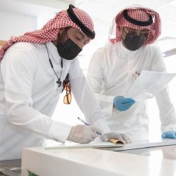 شرطة الرياض: القبض على مالك مؤسسة تجارية لم تلتزم بتسليم المشتريات التي دفع العملاء قيمتها عبر المتجر الإلكتروني التابع للمؤسسة